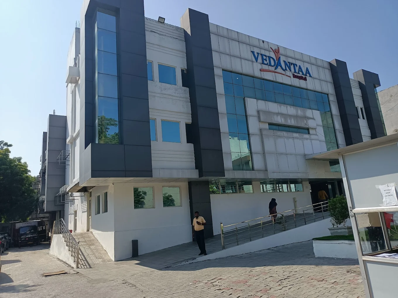 VEDANTAA HOSPITAL (100 Bedded)